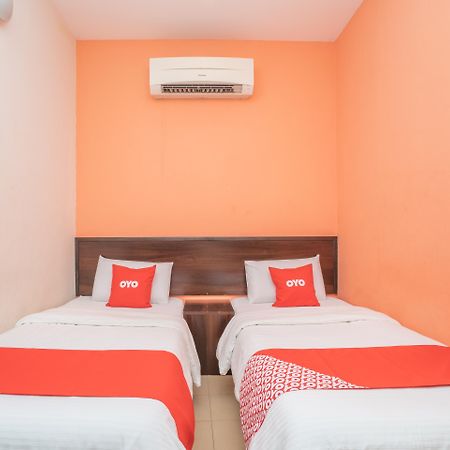 Oyo 44078 The Island Hotel Kampong Pasir Bogak Εξωτερικό φωτογραφία