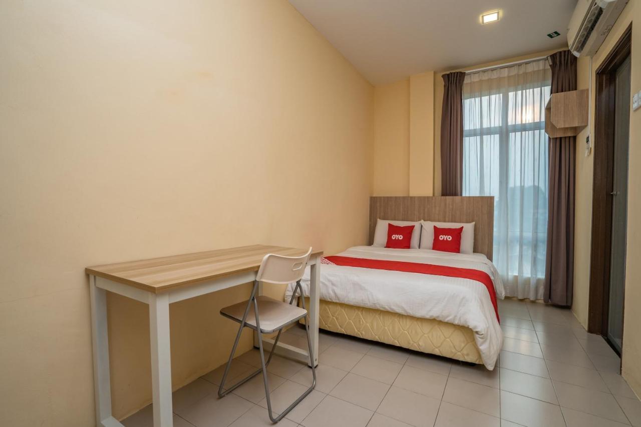 Oyo 44078 The Island Hotel Kampong Pasir Bogak Εξωτερικό φωτογραφία