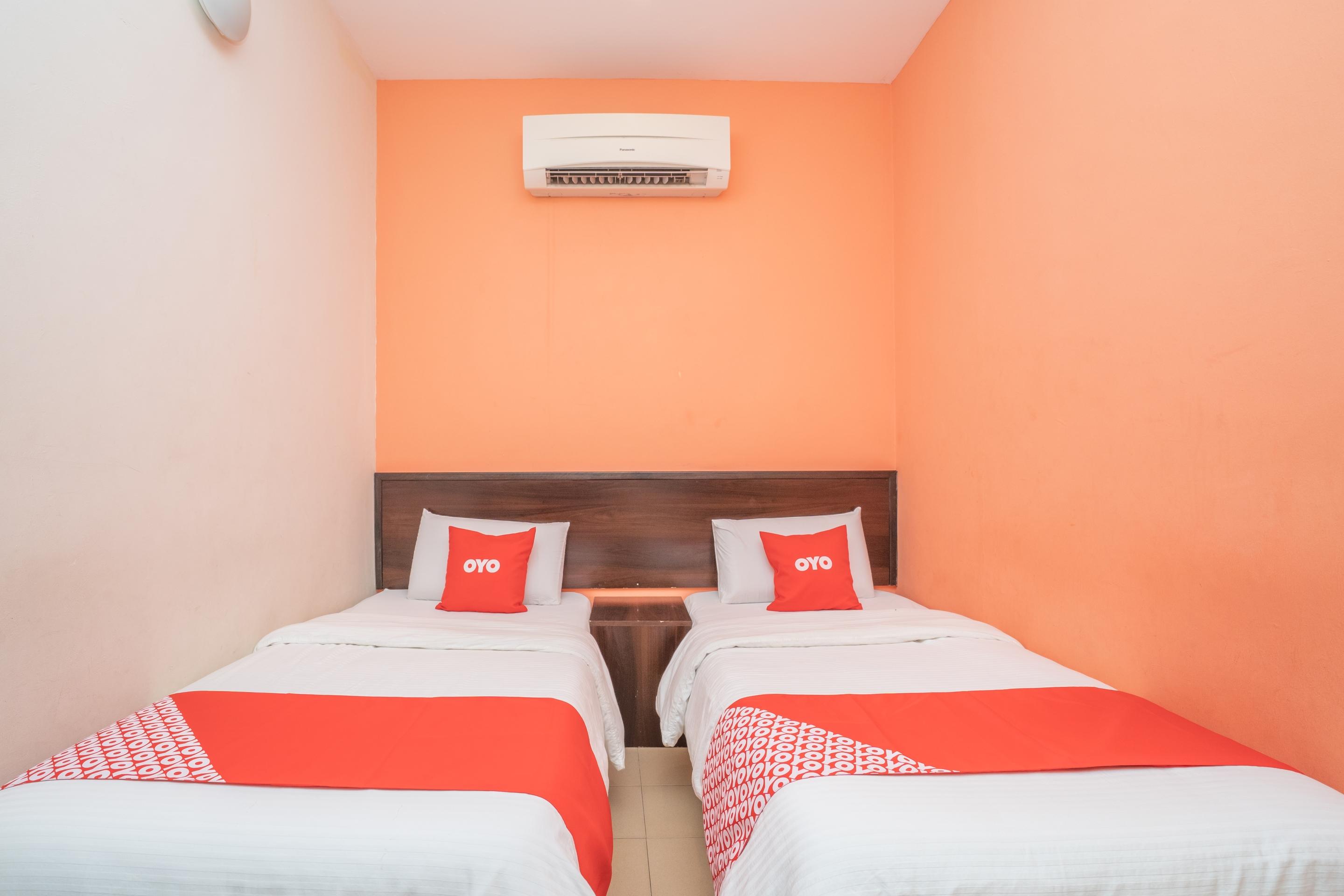 Oyo 44078 The Island Hotel Kampong Pasir Bogak Εξωτερικό φωτογραφία