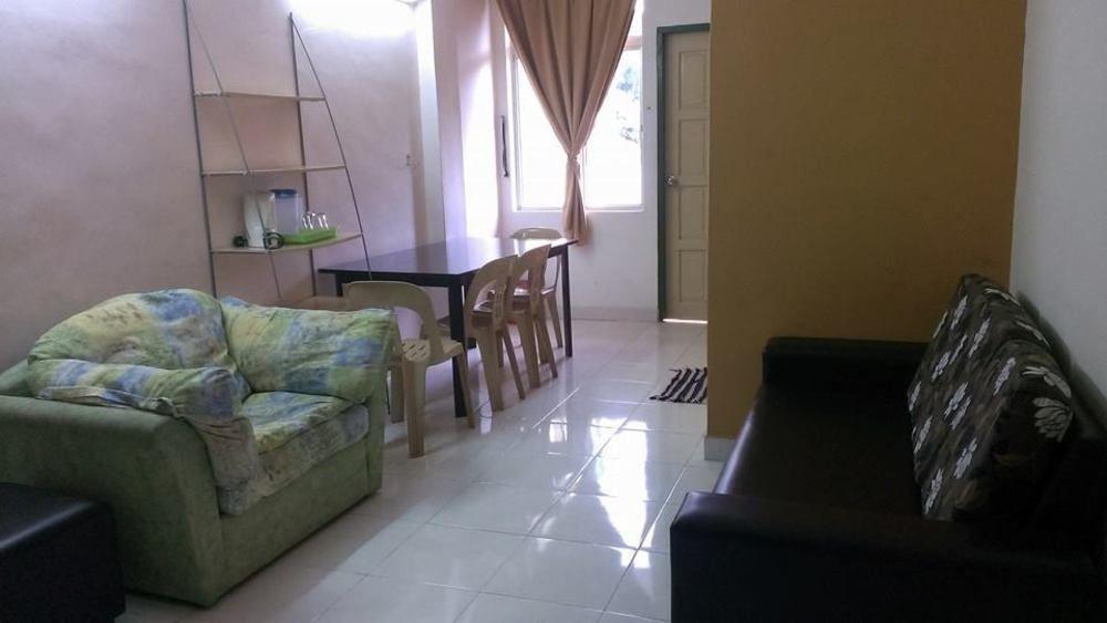 Oyo 44078 The Island Hotel Kampong Pasir Bogak Εξωτερικό φωτογραφία