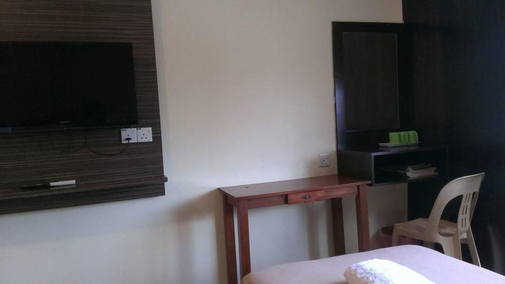 Oyo 44078 The Island Hotel Kampong Pasir Bogak Εξωτερικό φωτογραφία