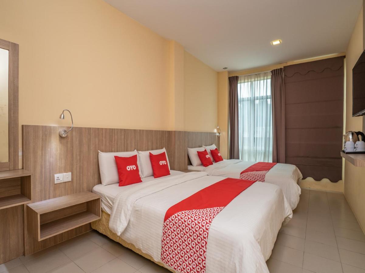Oyo 44078 The Island Hotel Kampong Pasir Bogak Εξωτερικό φωτογραφία