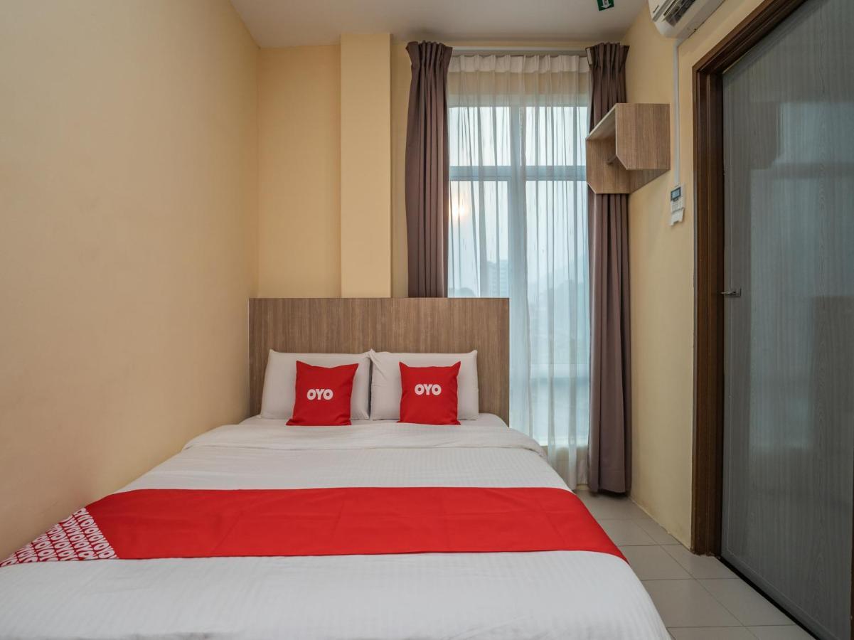 Oyo 44078 The Island Hotel Kampong Pasir Bogak Εξωτερικό φωτογραφία