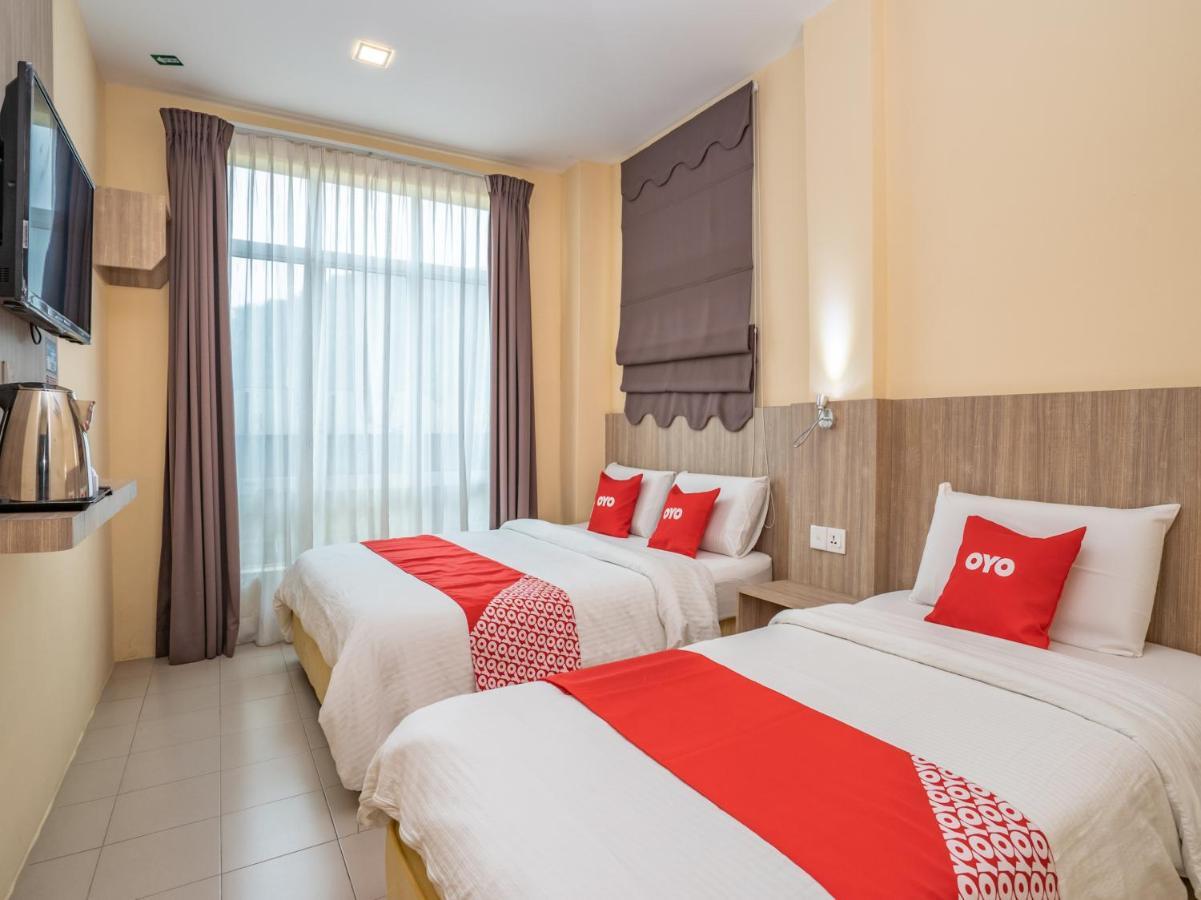 Oyo 44078 The Island Hotel Kampong Pasir Bogak Εξωτερικό φωτογραφία