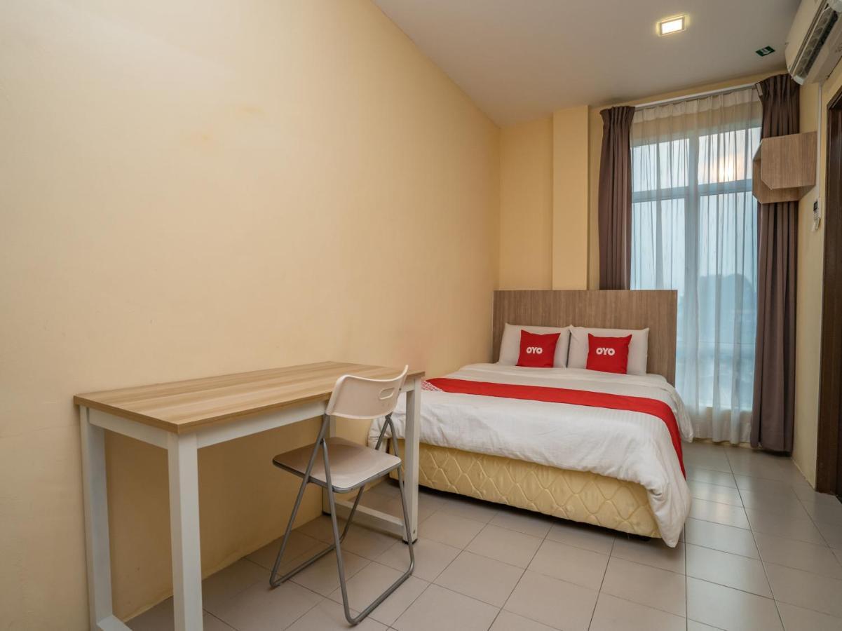 Oyo 44078 The Island Hotel Kampong Pasir Bogak Εξωτερικό φωτογραφία